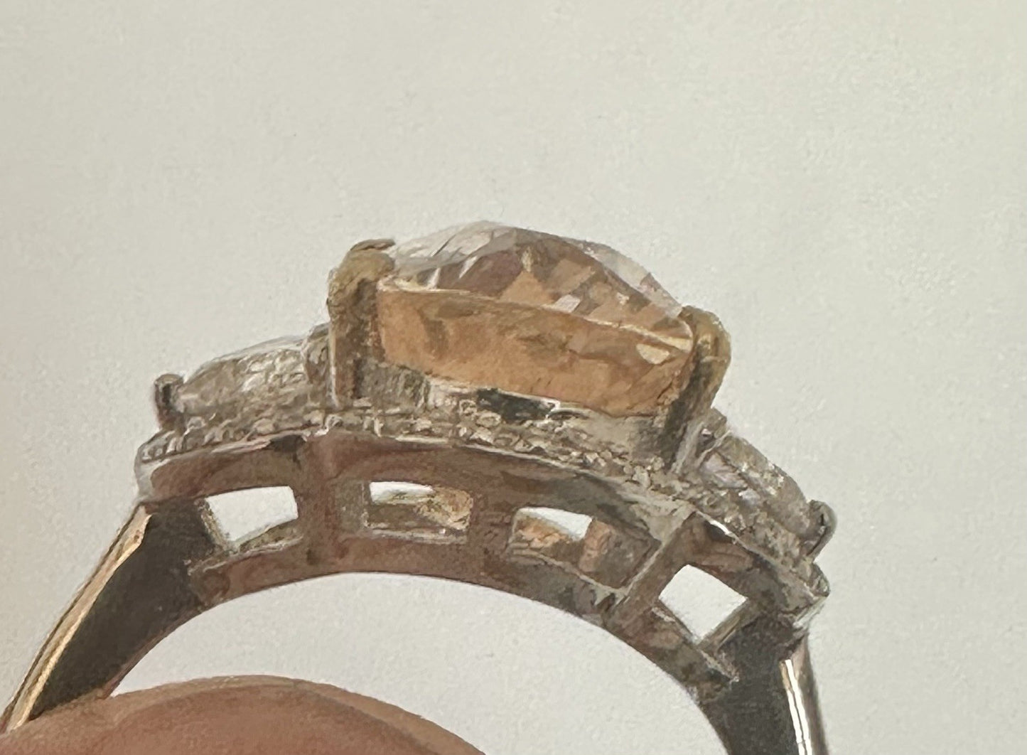 A Magnificent No Heat Unheated 5.64ct Padparadscha Sapphire Ring & Lotus Cert