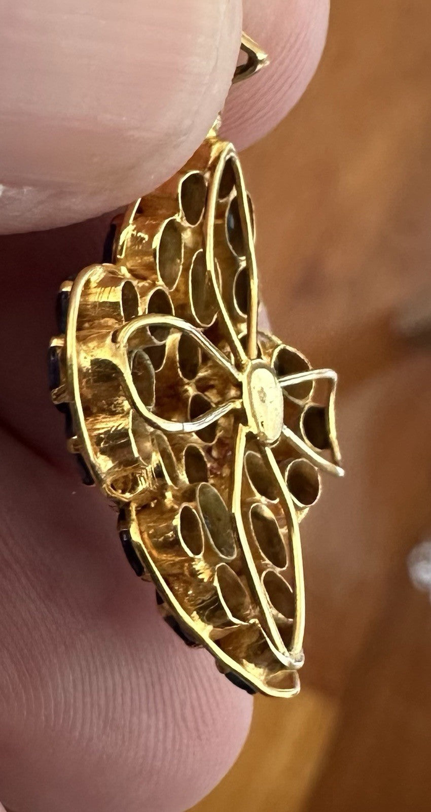 A Delightful Antique Burma Unheated Blue Sapphire Yellow Gold Brooch Pin