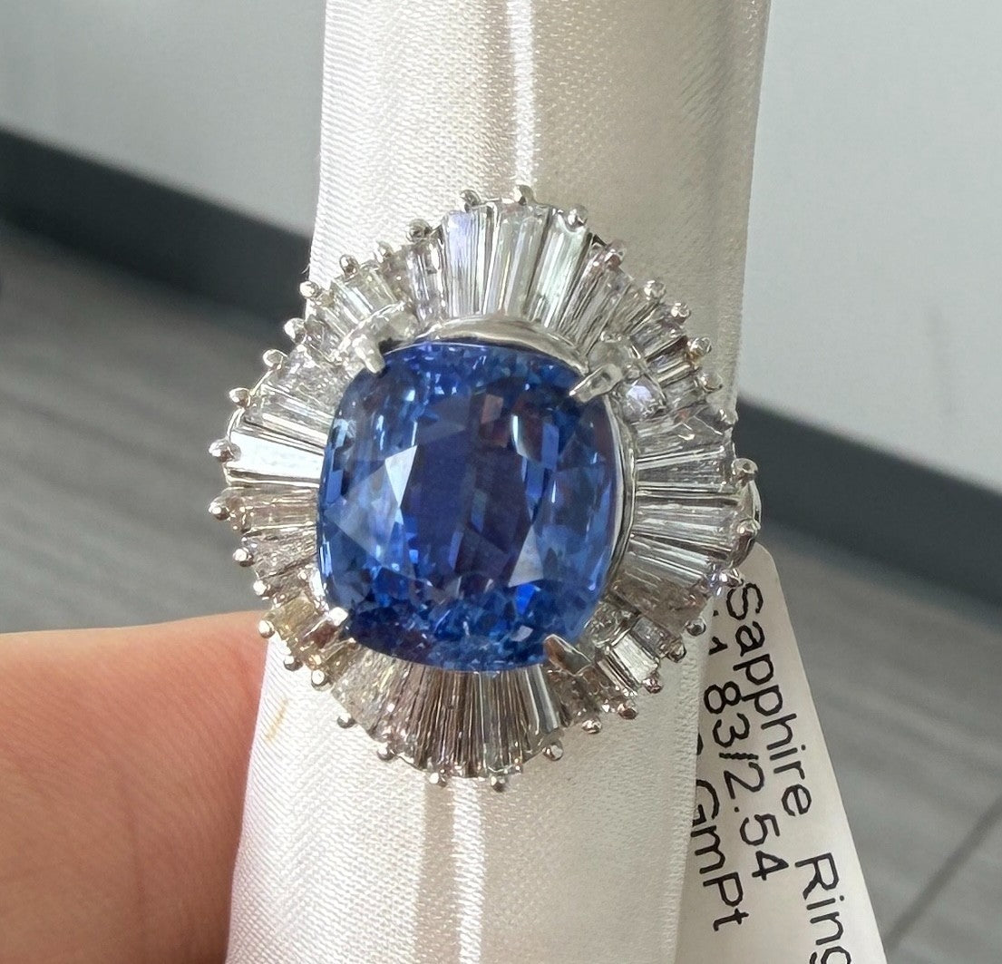 11.83ct Blue Sapphire Platinum & Diamond Ring - Stunning!