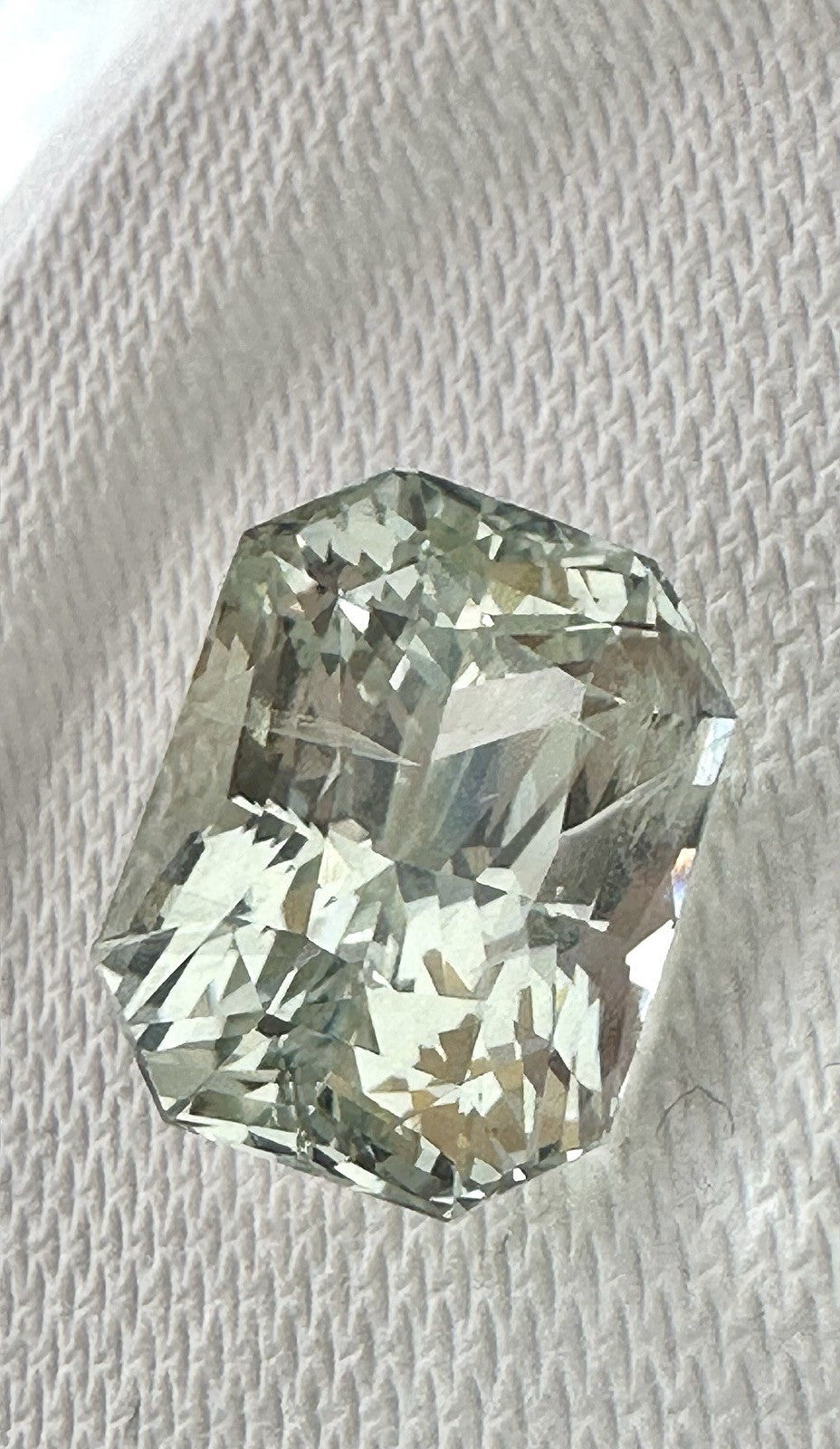 A Stunning & Unique Unheated Pastel Mint Sapphire 23.06ct + Cert