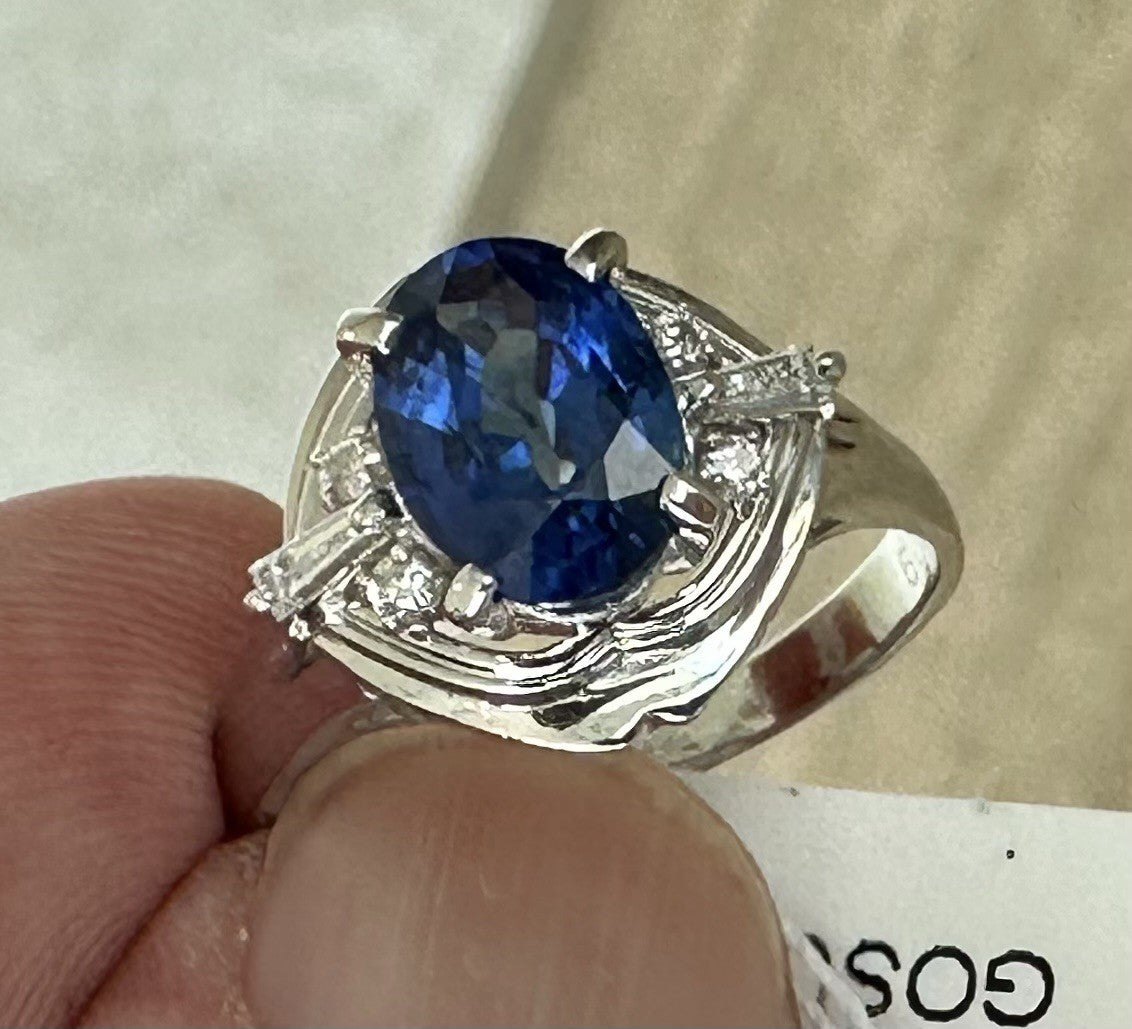 A Superb 2.21ct Blue Sapphire & Diamond Platinum Ring