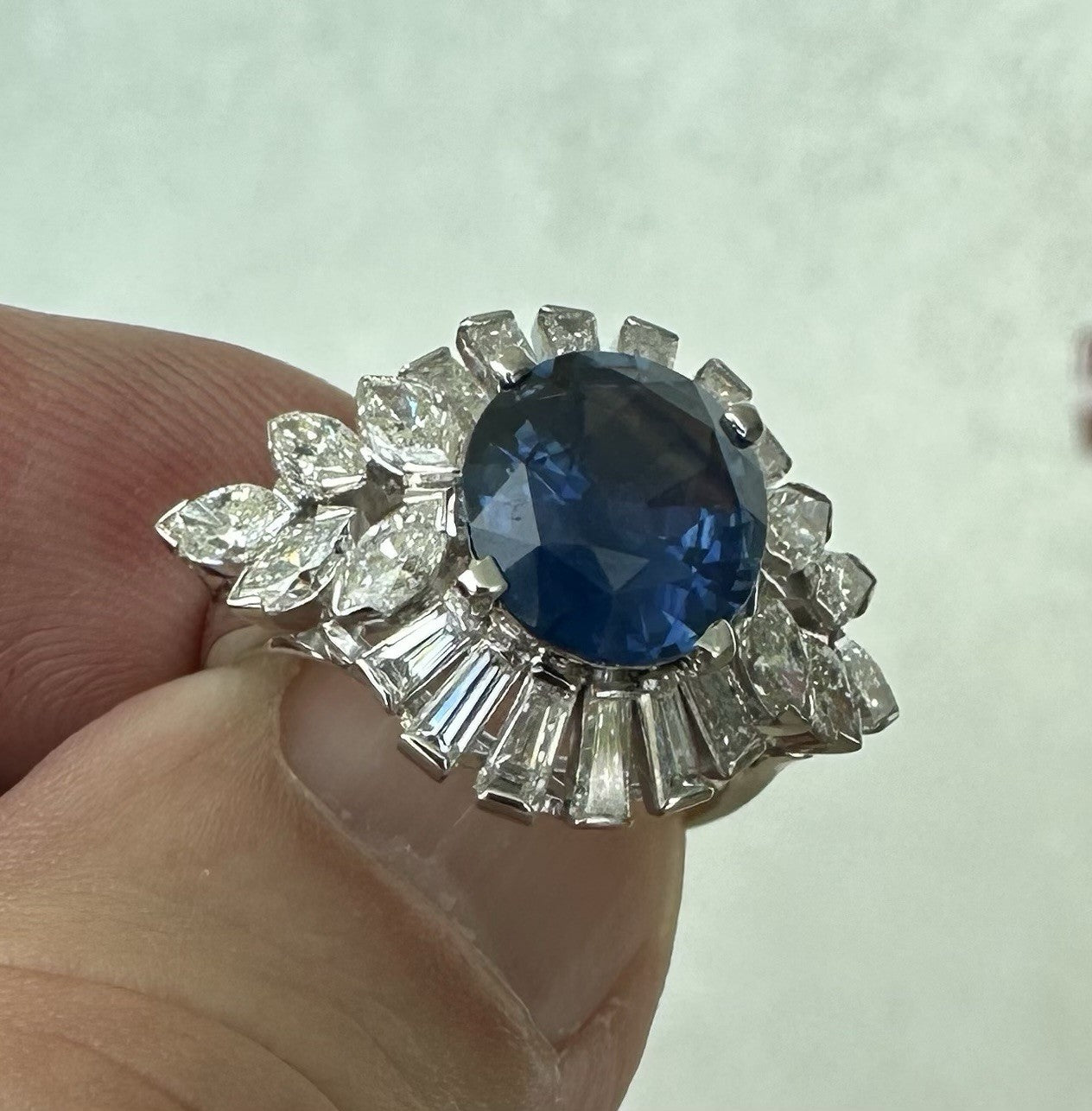 Exquisite 3.31ct Sri Lanka Blue Sapphire & Diamond Platinum Ring