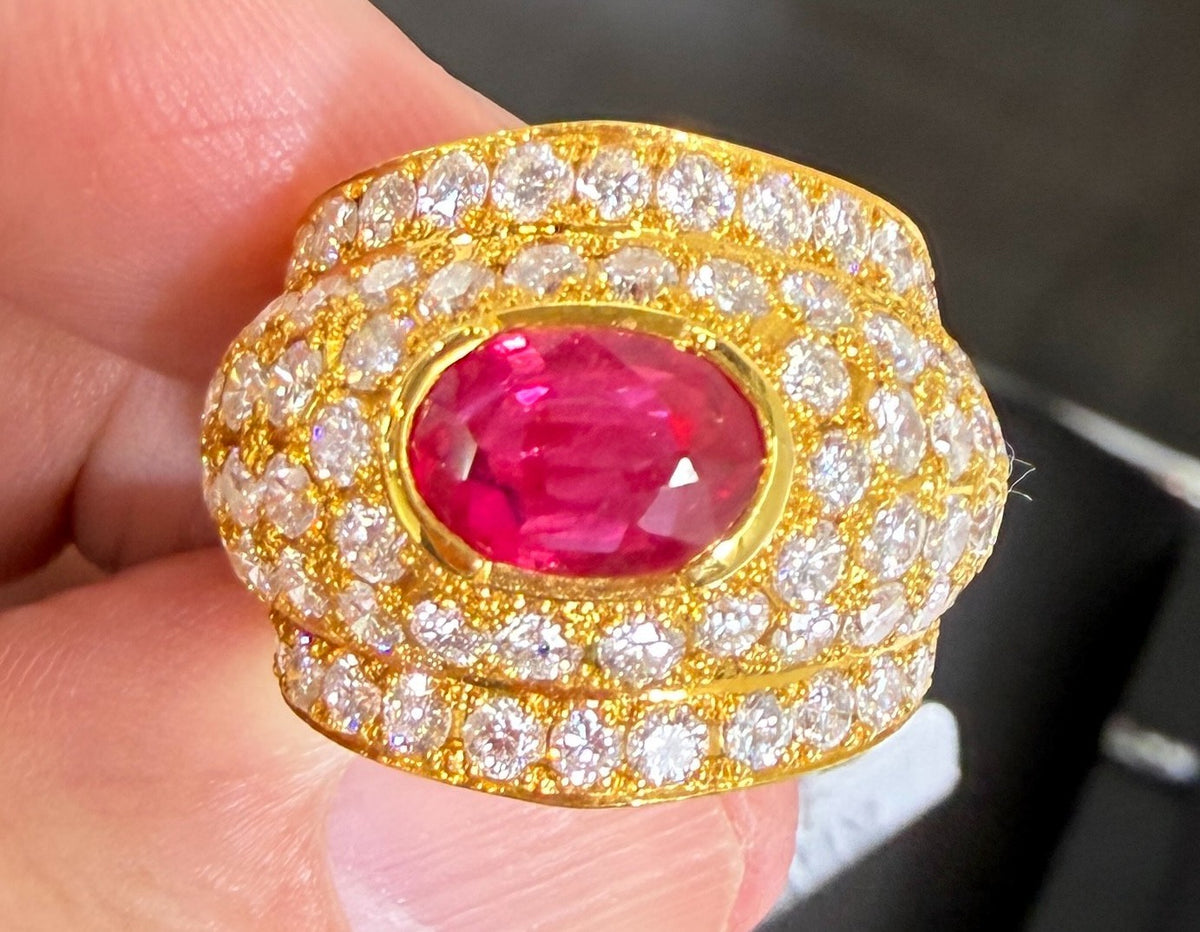 A Magnificent 2.02ct Ruby & Diamond 18k Unisex Ring