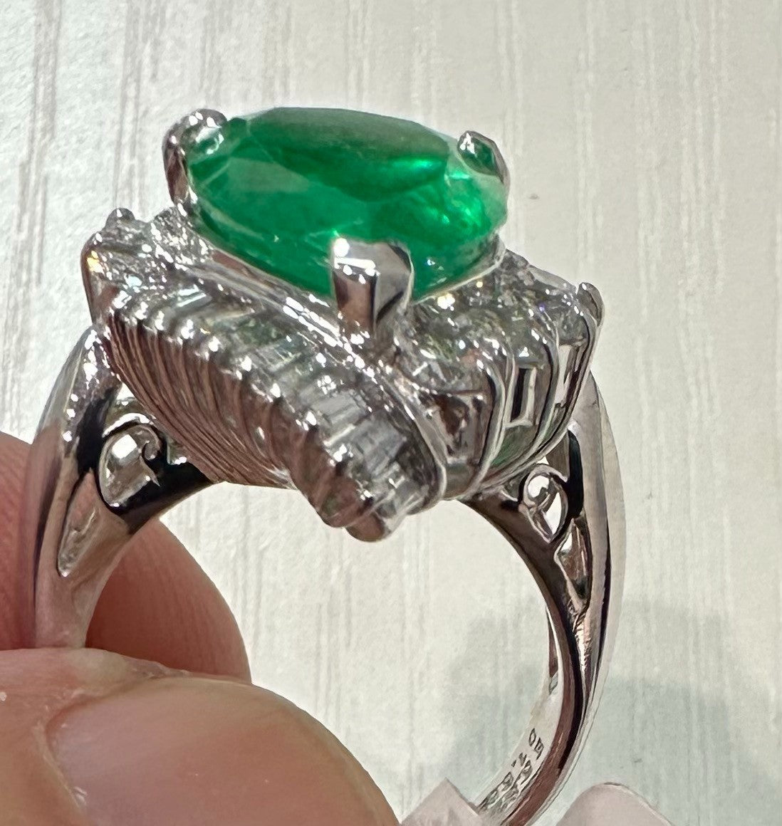 An Extraordinary 5.87ct Colombia Emerald & Diamond Platinum Ring