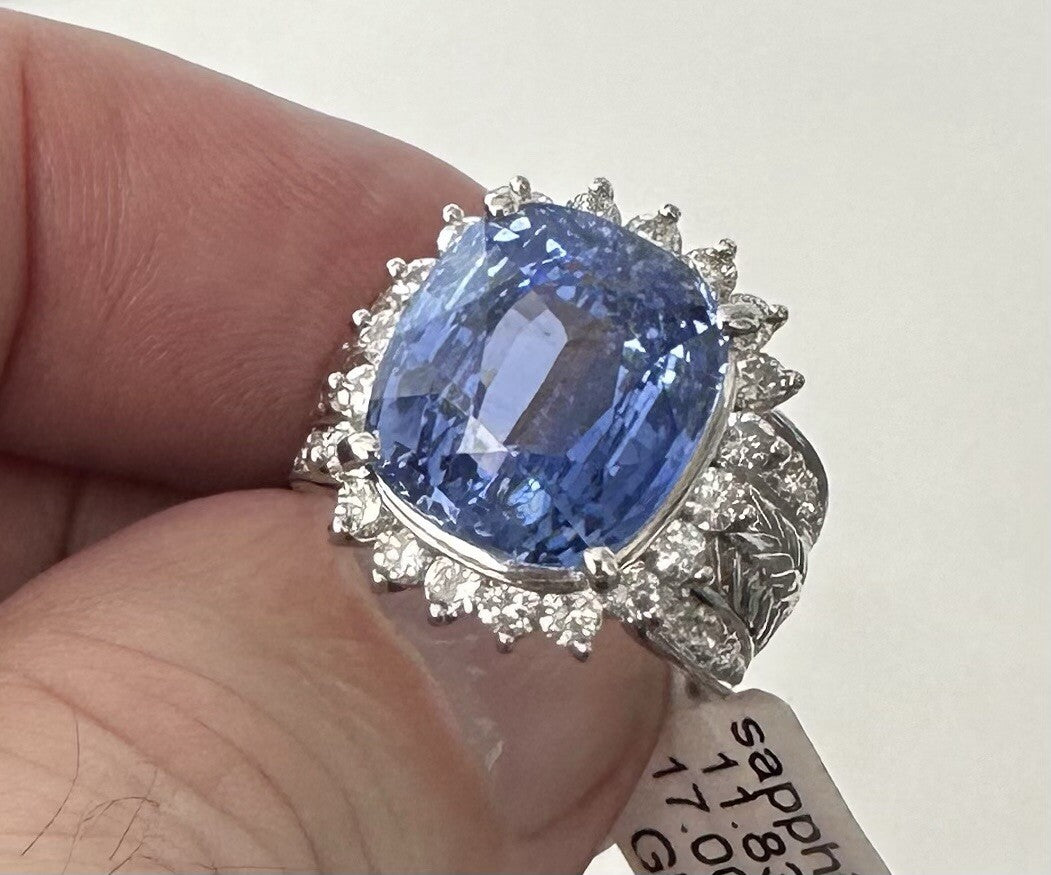 A Stunning Unisex 11.83ct Cornflower Blue Sapphire Plat & Diamond Ring