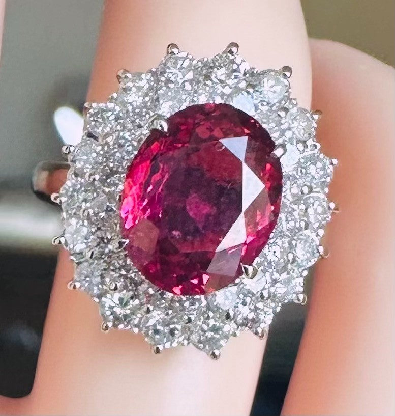 A Magnificent 3.03ct Unheated Burma Red Spinel & Diamond Ring