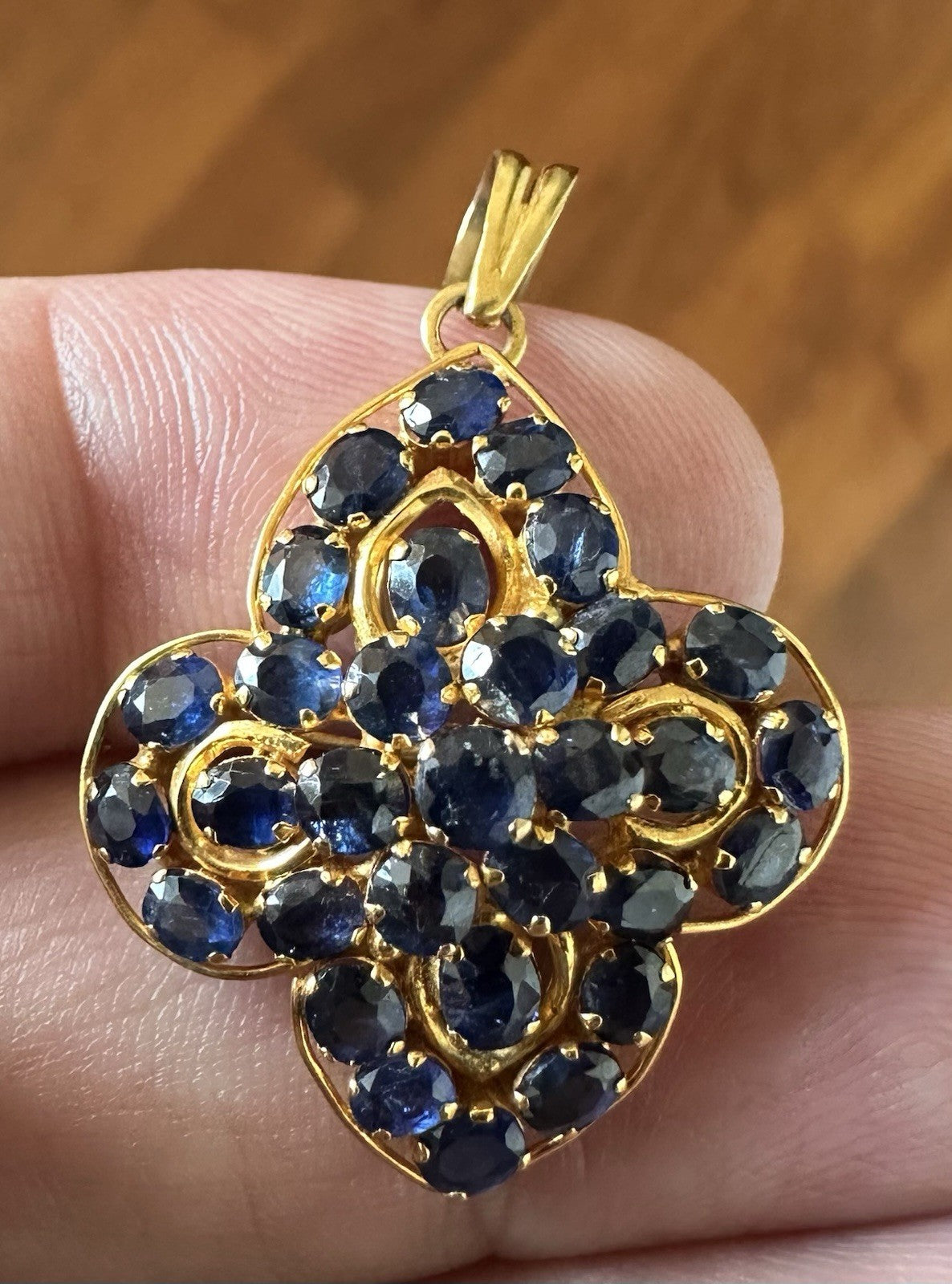 A Delightful Antique Burma Unheated Blue Sapphire Yellow Gold Brooch Pin