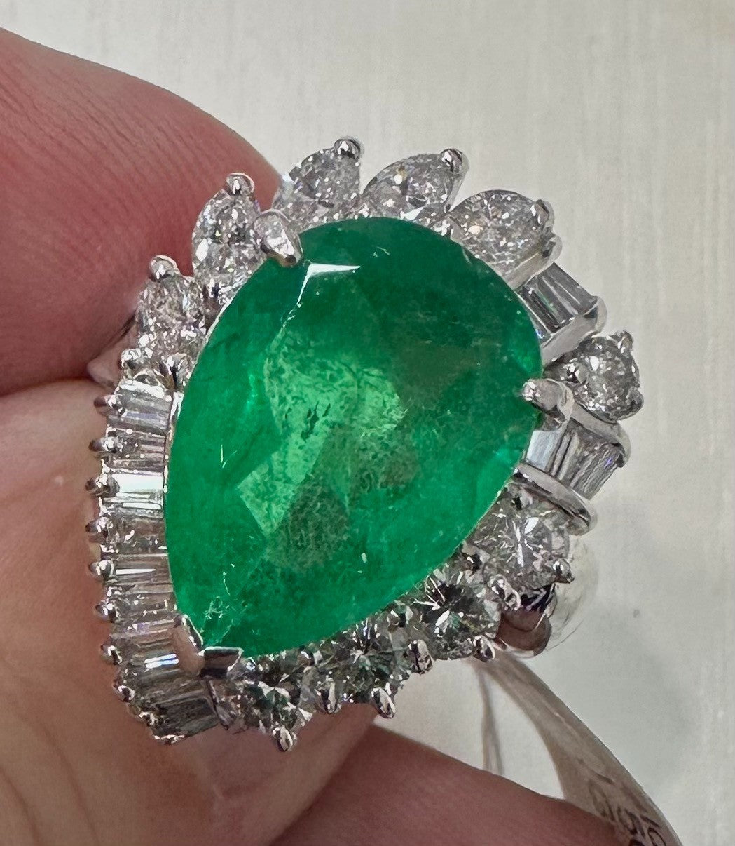 An Extraordinary 5.87ct Colombia Emerald & Diamond Platinum Ring