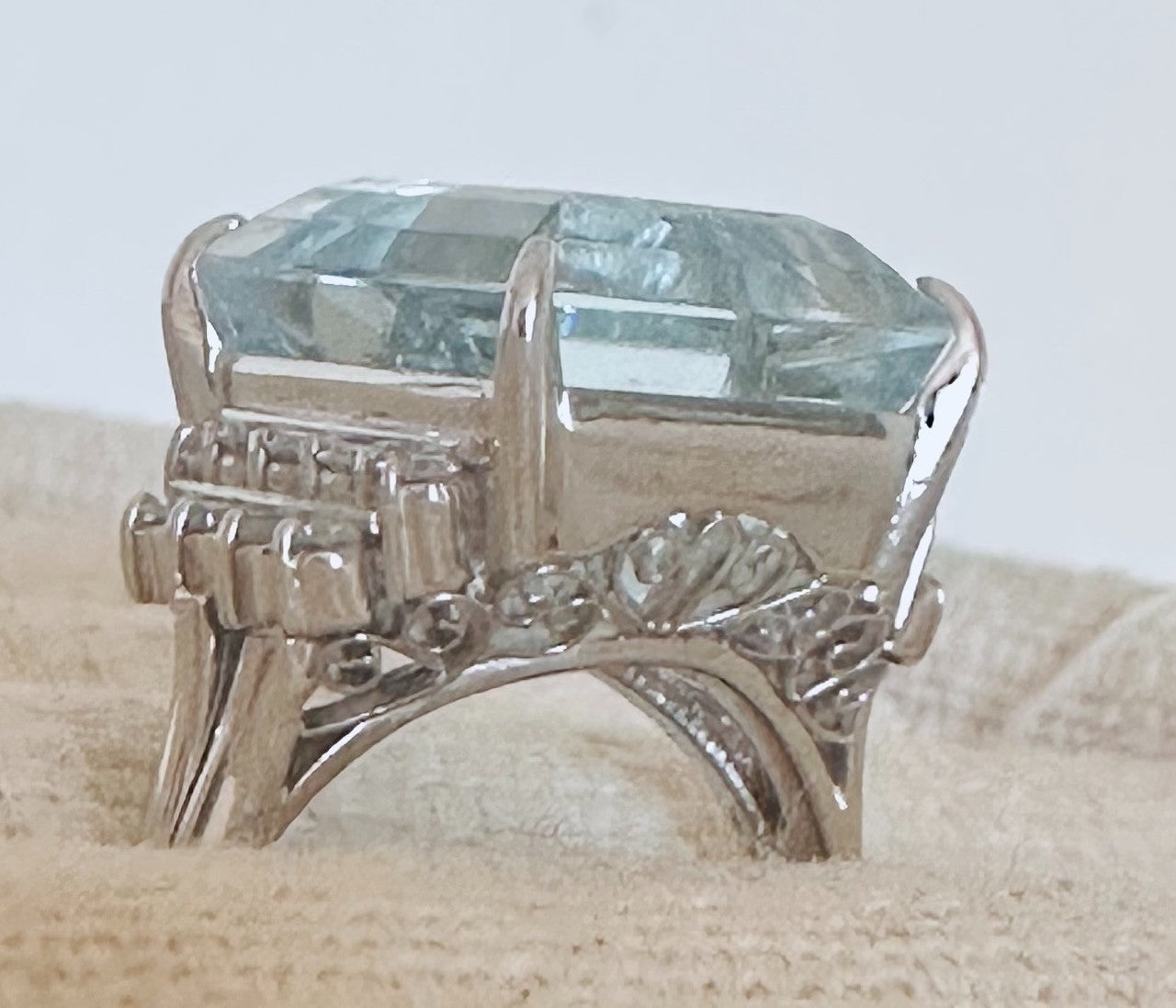 Beautiful Brazil 10.85 Aquamarine & Diamond Platinum Ring