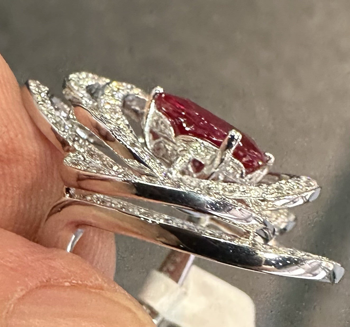 An Exquisite 2.53ct Thai Ruby & Diamond Platinum Ring GRS