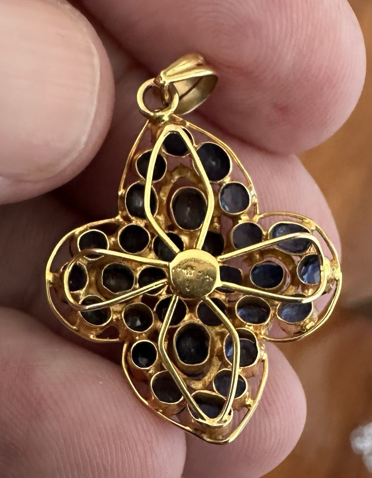 A Delightful Antique Burma Unheated Blue Sapphire Yellow Gold Brooch Pin