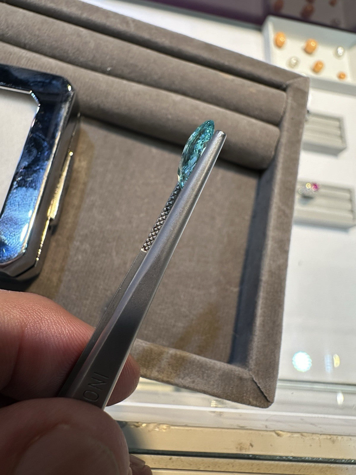 A Stunning 1.80ct Paraiba Tourmaline & Certificate