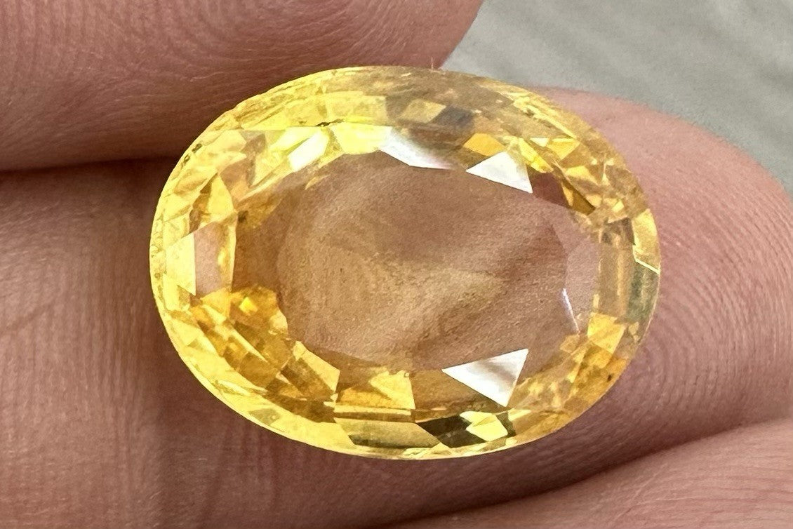 A Magnificent 13.90ct Unheated Sri Lanka Yellow Sapphire