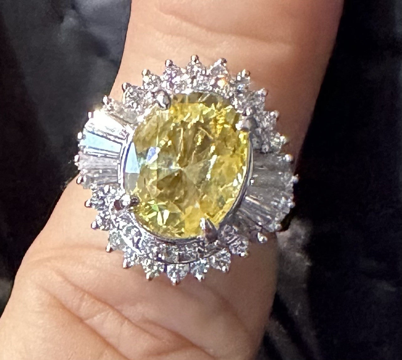 An Exquisite 4.81ct Unheated Lemon Yellow Sapphire Platinum & Diamond Ring