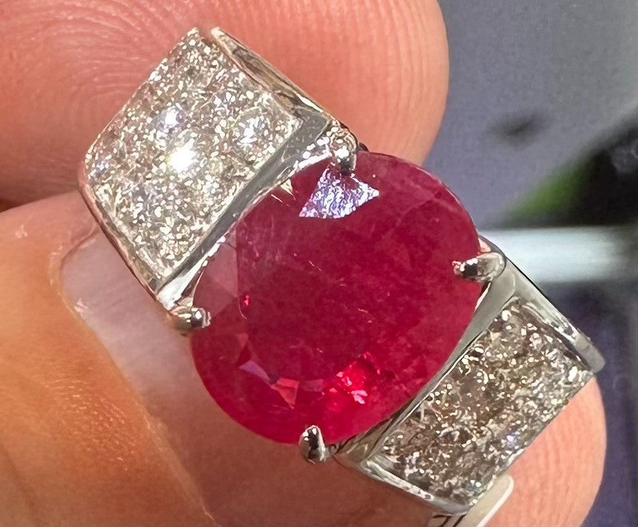 A Magnificent 3.21ct Burma Ruby & Diamond Platinum Ring