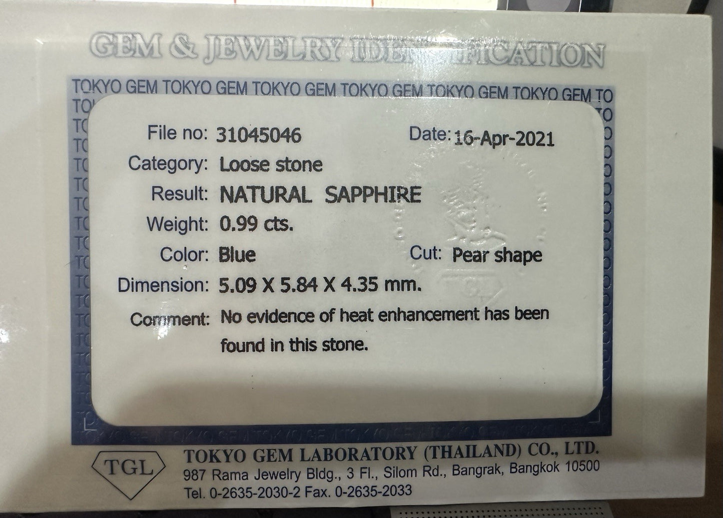 An Exquisite 0.99ct Unheated Royal Blue  Sapphire & Diamond Platinum Pendant