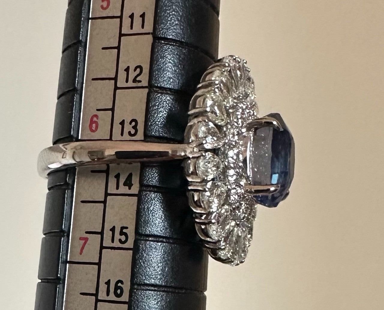 An Exquisite 3.10ct Unheated Blue Sapphire No Heat Platinum & Diamond Ring