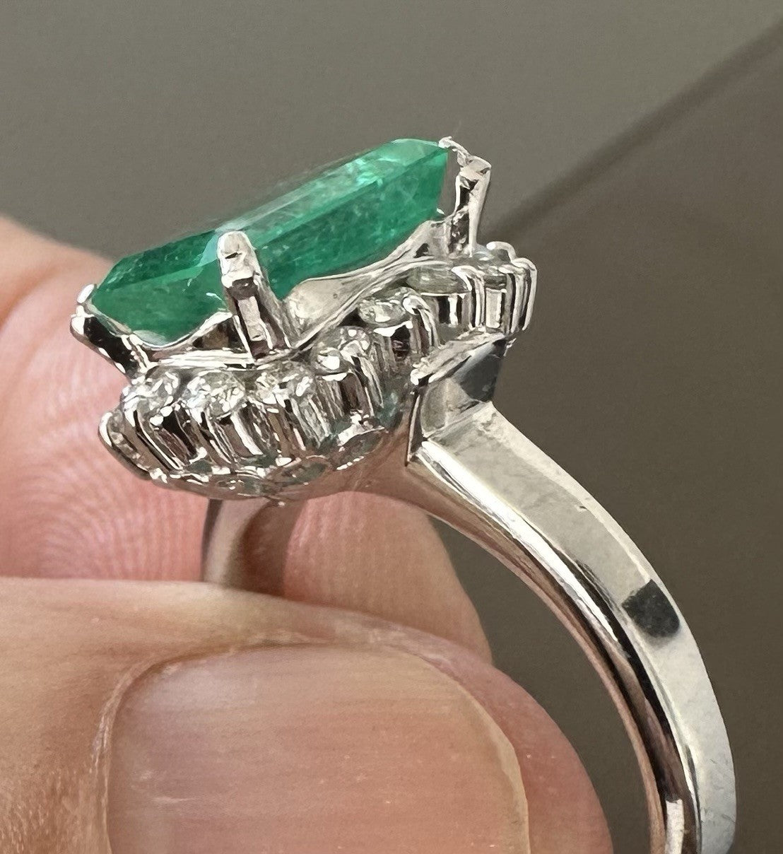 BARGAIN OF THE WEEK  2.46ct Colombia Emerald & Diamond Ring