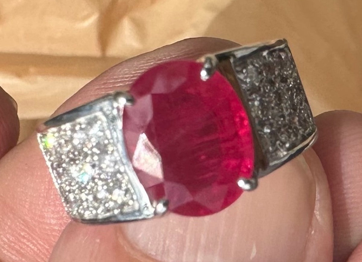 A Magnificent 3.21ct Burma Ruby & Diamond Platinum Ring