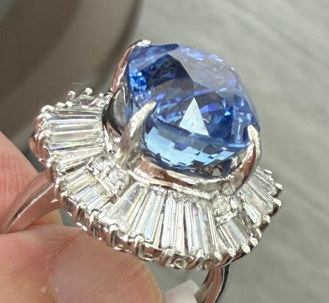 11.83ct Blue Sapphire Platinum & Diamond Ring - Stunning!
