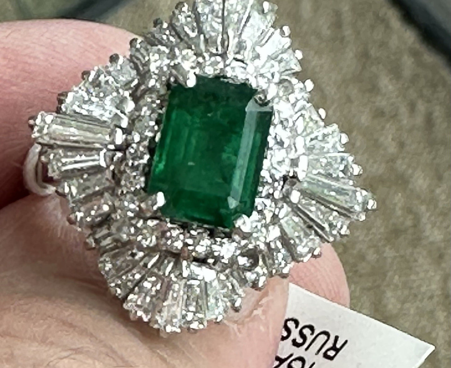 A Stunning & Rare 1.76ct Russia Emerald Platinum Ring GIA