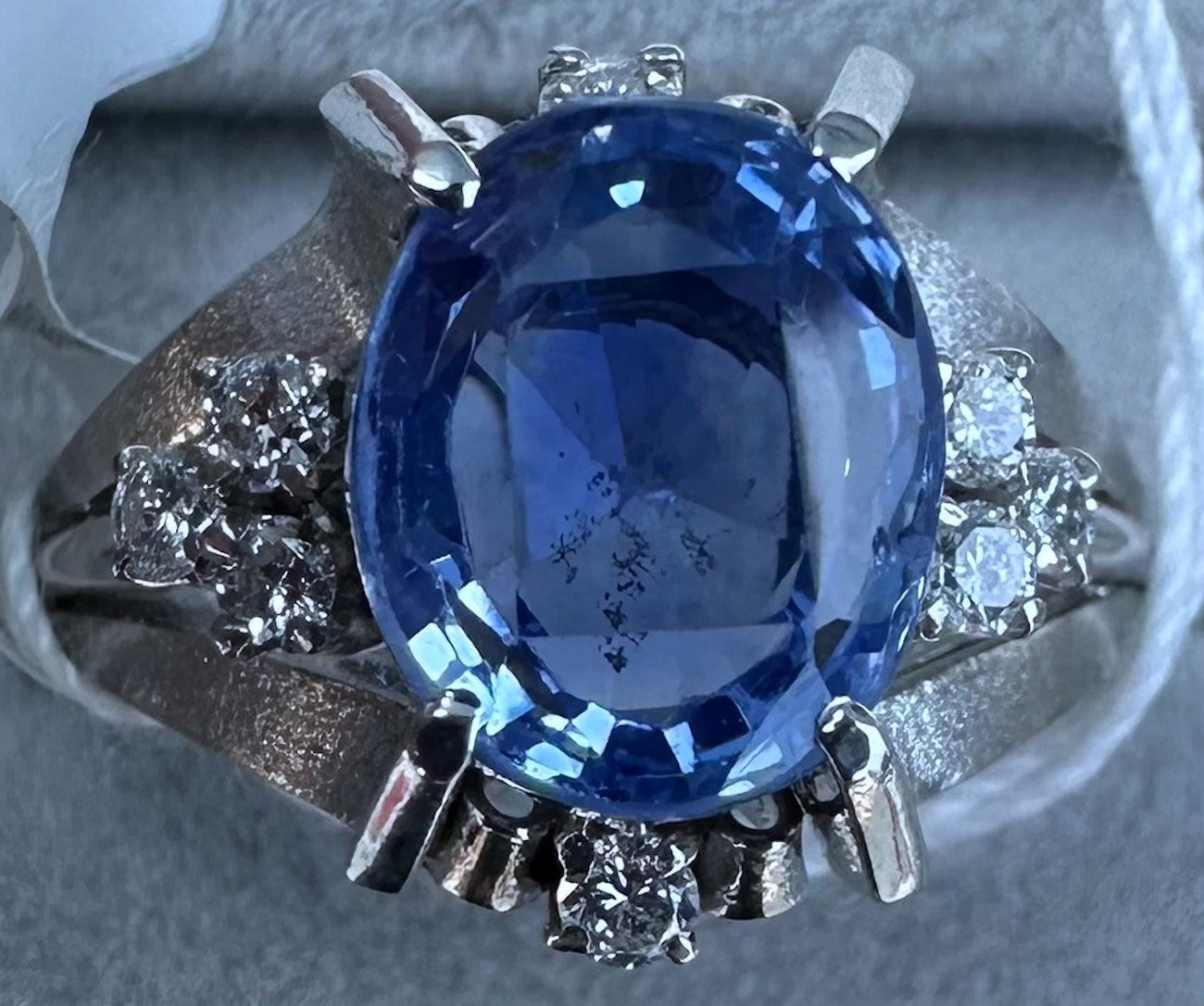 Sensational Unheated 2.91ct Blue Sapphire Platinum & Diamond Ring