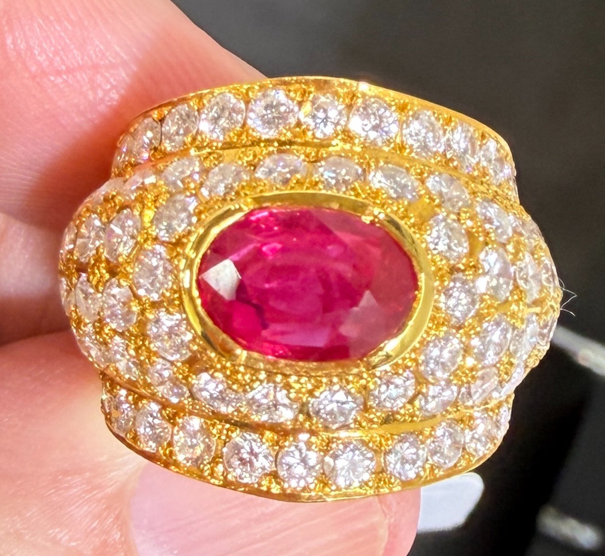 A Magnificent 2.02ct Ruby & Diamond 18k Unisex Ring