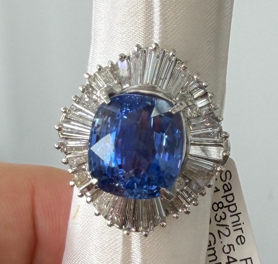 11.83ct Blue Sapphire Platinum & Diamond Ring - Stunning!