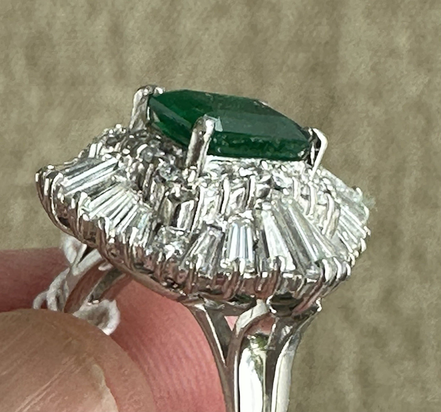 A Stunning & Rare 1.76ct Russia Emerald Platinum Ring GIA