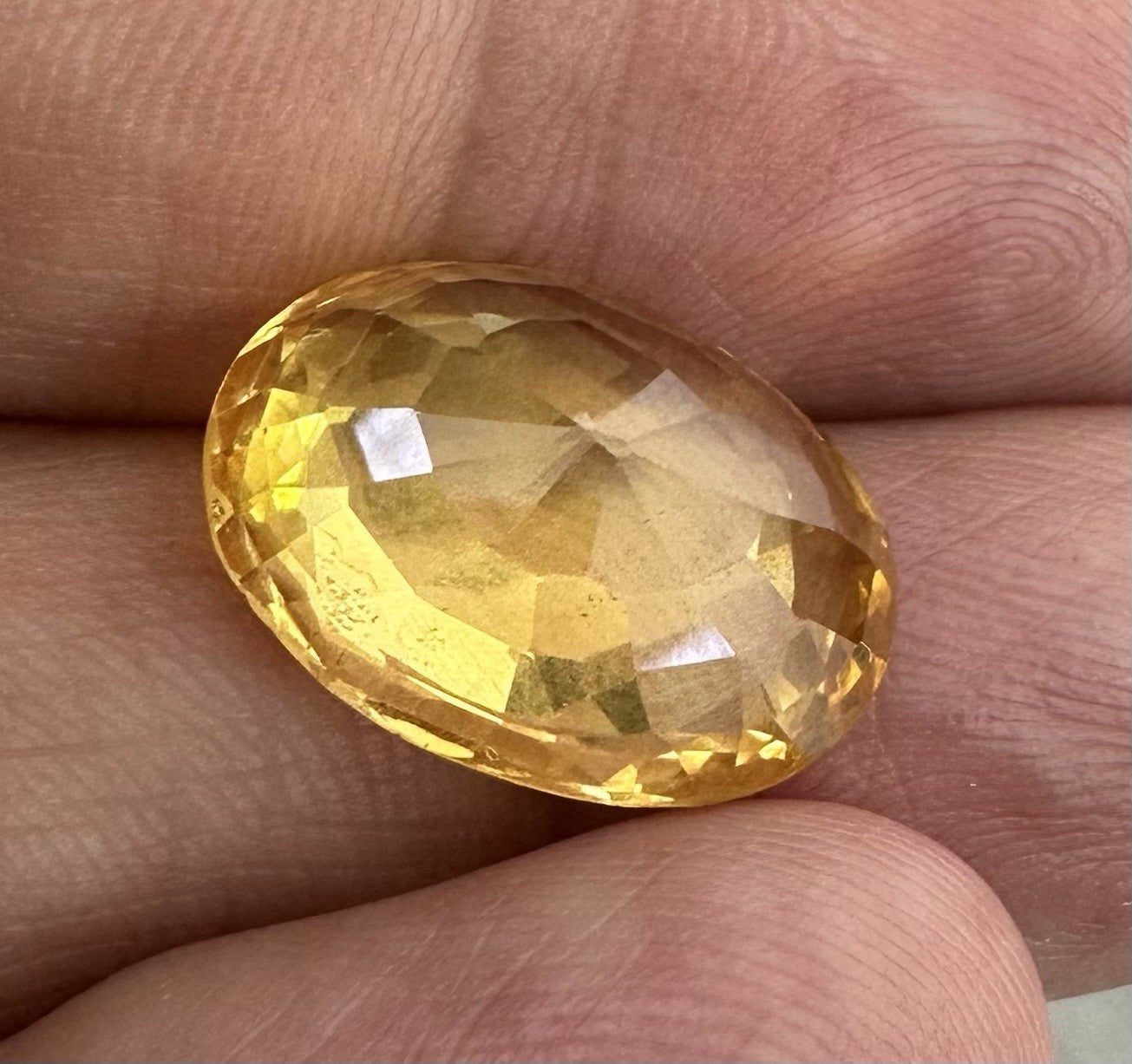 A Magnificent 13.90ct Unheated Sri Lanka Yellow Sapphire