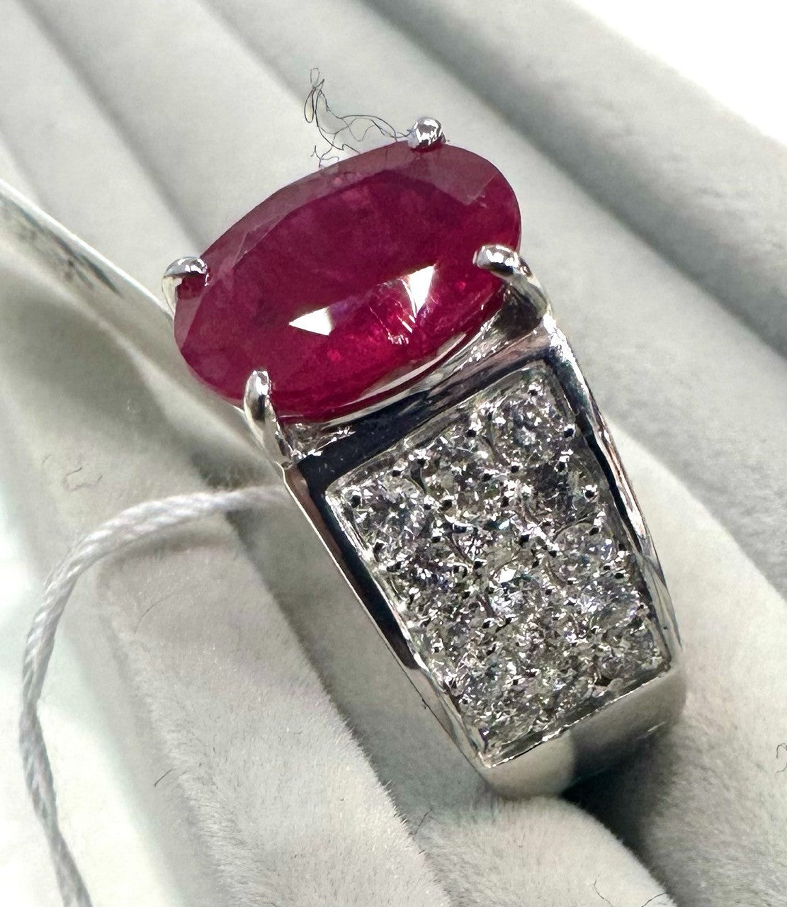 A Magnificent 3.21ct Burma Ruby & Diamond Platinum Ring
