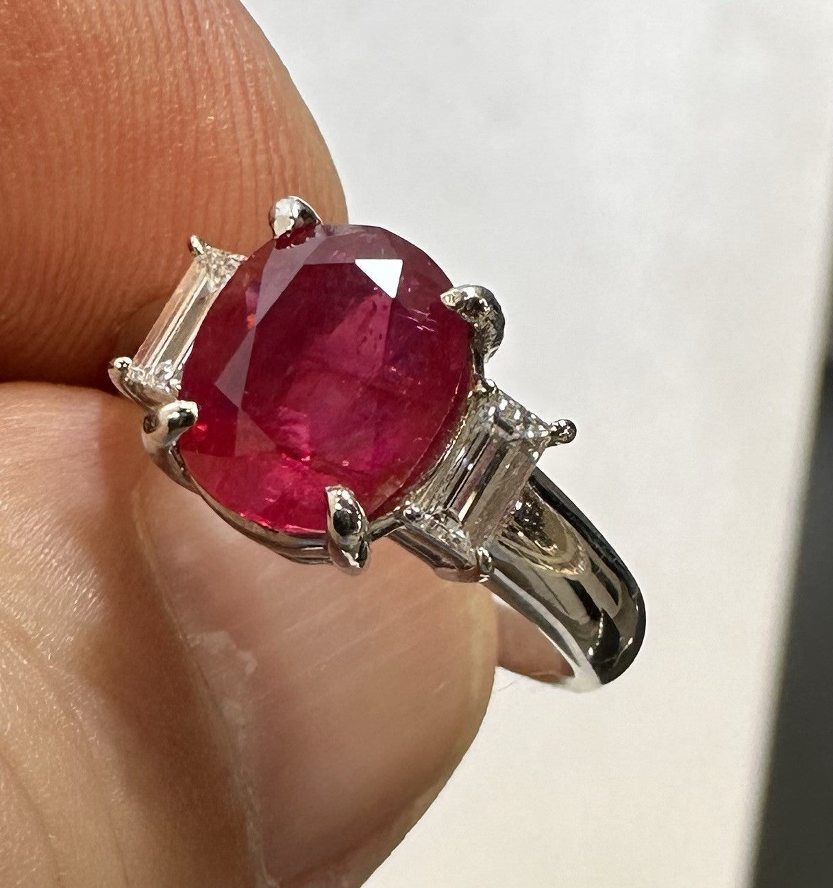 A Superb Unheated No Heat 3.01ct Burma Ruby & Diamond Ring GIA Certificate