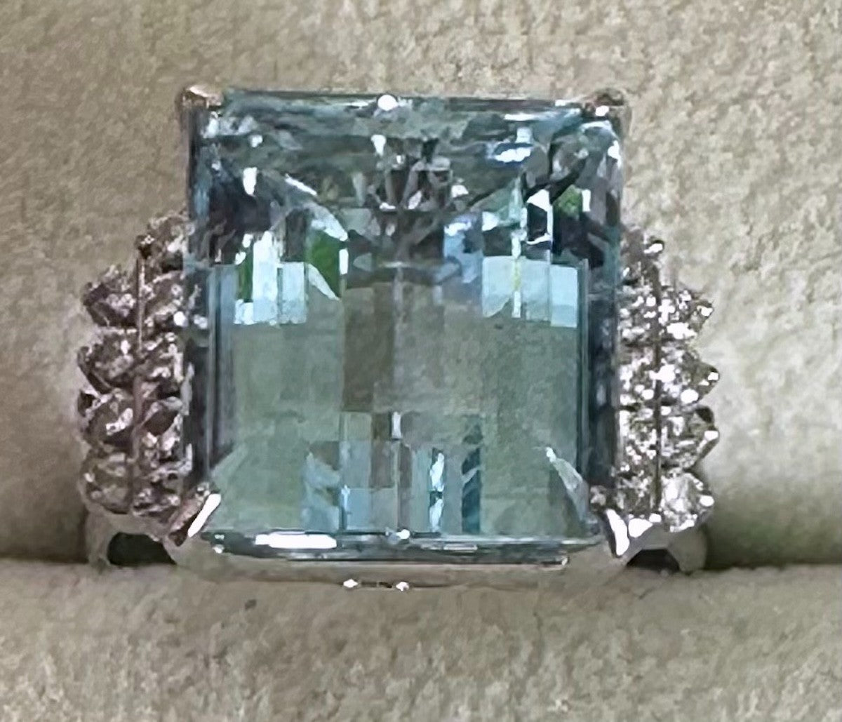 Beautiful Brazil 10.85 Aquamarine & Diamond Platinum Ring