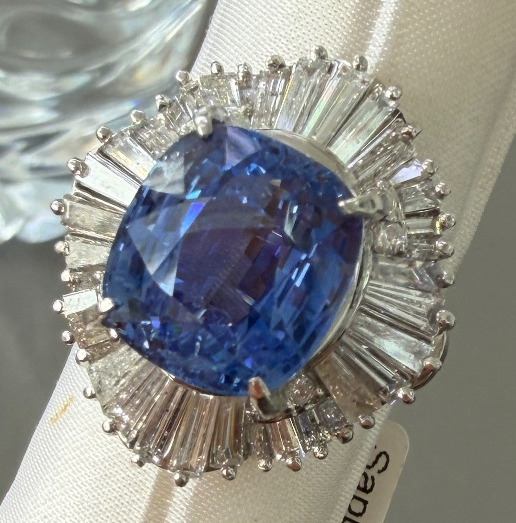 11.83ct Blue Sapphire Platinum & Diamond Ring - Stunning!