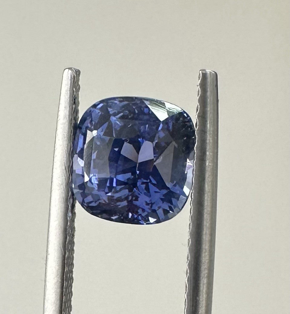 A Superb 2.53ct Unheated No Heat Blue Sapphire & Certificate
