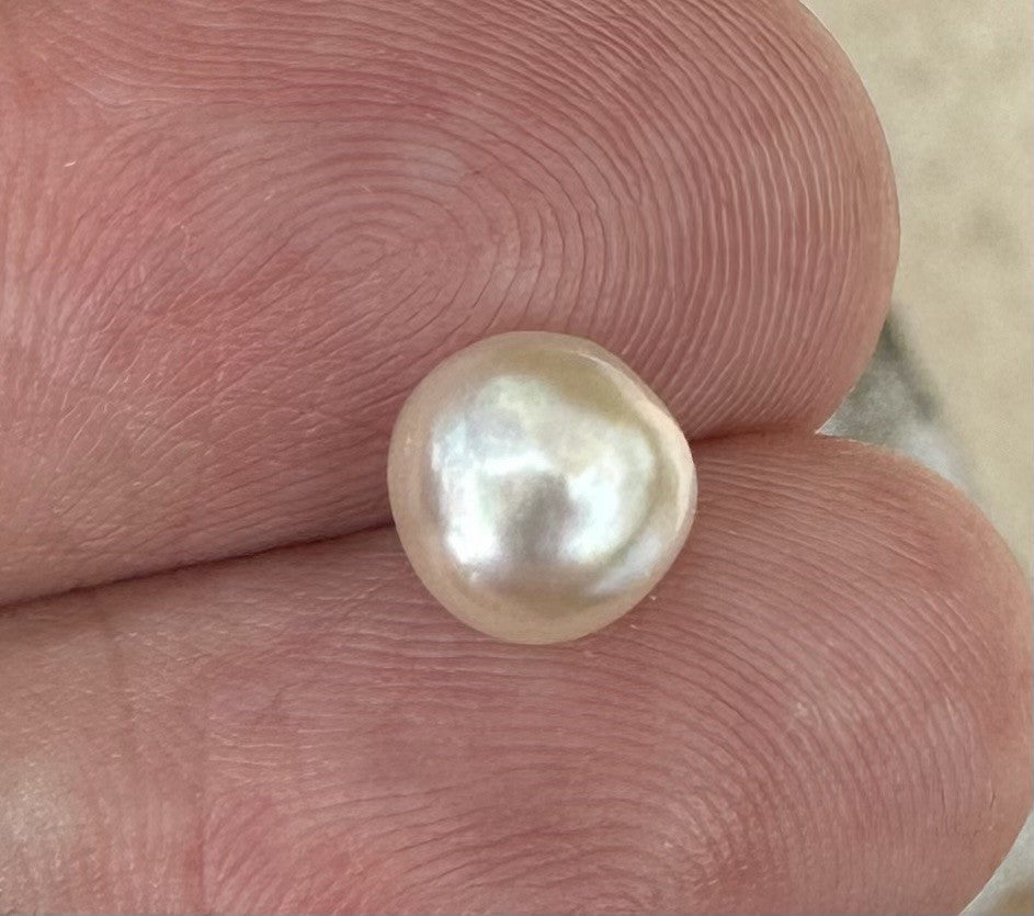 An Exquisite 2.65ct Natural Saltwater Pearl GIA Certificate