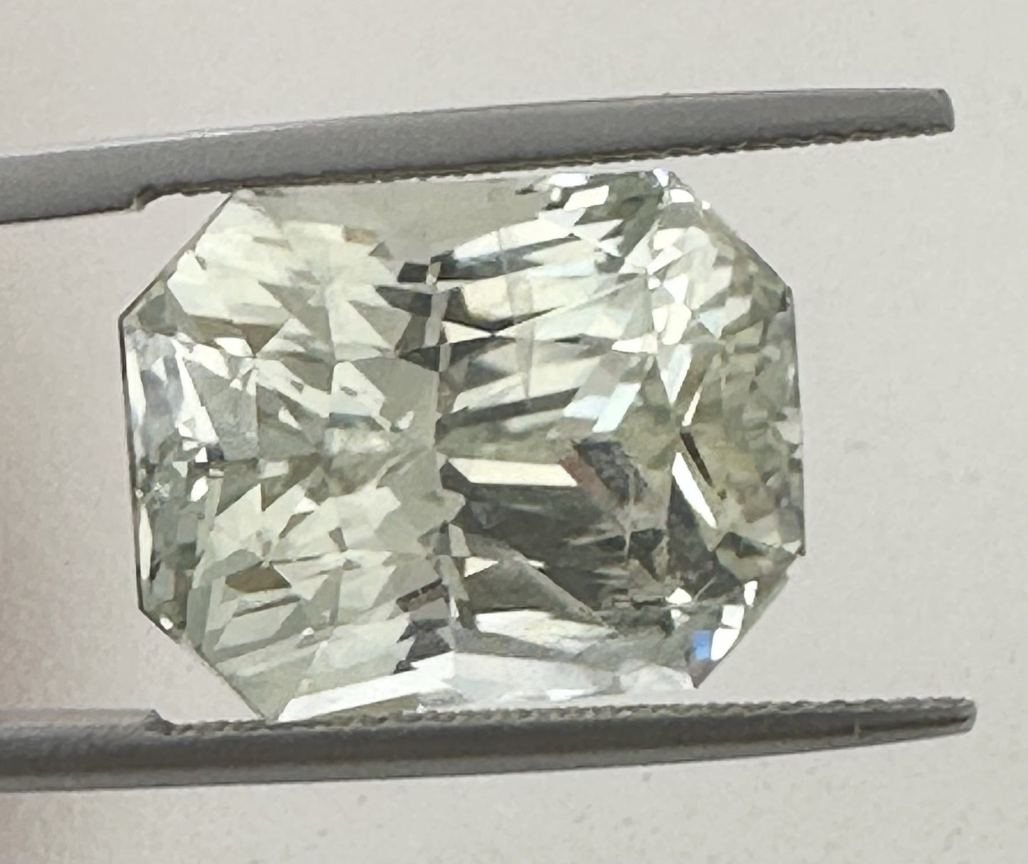 A Stunning & Unique Unheated Pastel Mint Sapphire 23.06ct + Cert