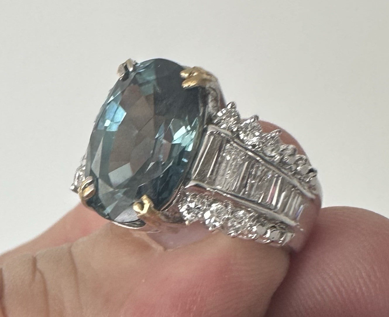 An Extraordinary 7.87ct Unheated Teal Sapphire & Diamond Platinum Ring AIGS Cert