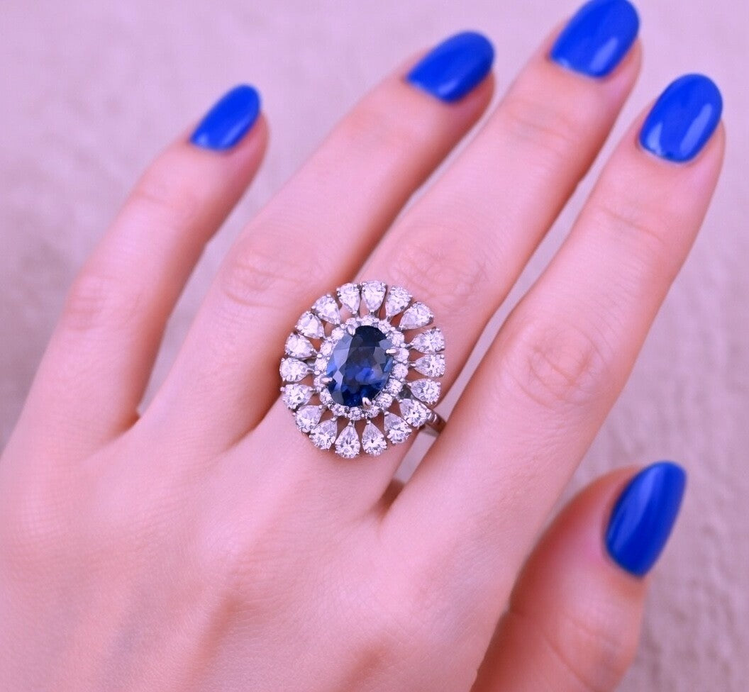 An Exquisite 3.10ct Unheated Blue Sapphire No Heat Platinum & Diamond Ring