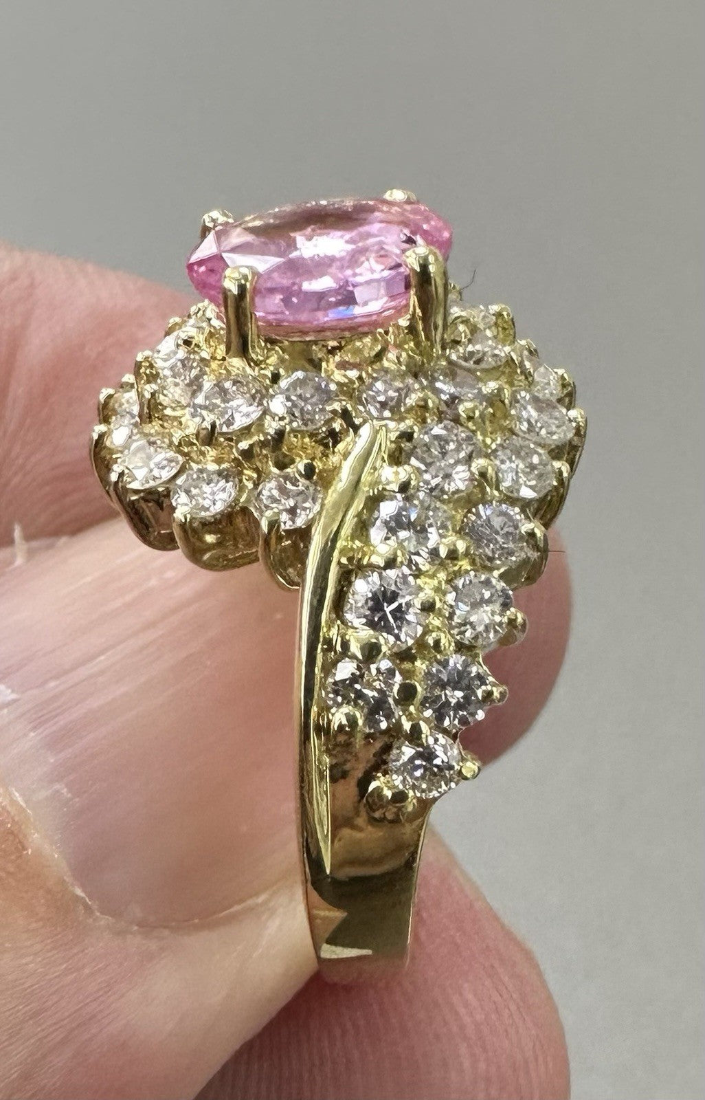 A Delightful 1.25ct Padparadscha Sapphire & Diamond 18k Ring