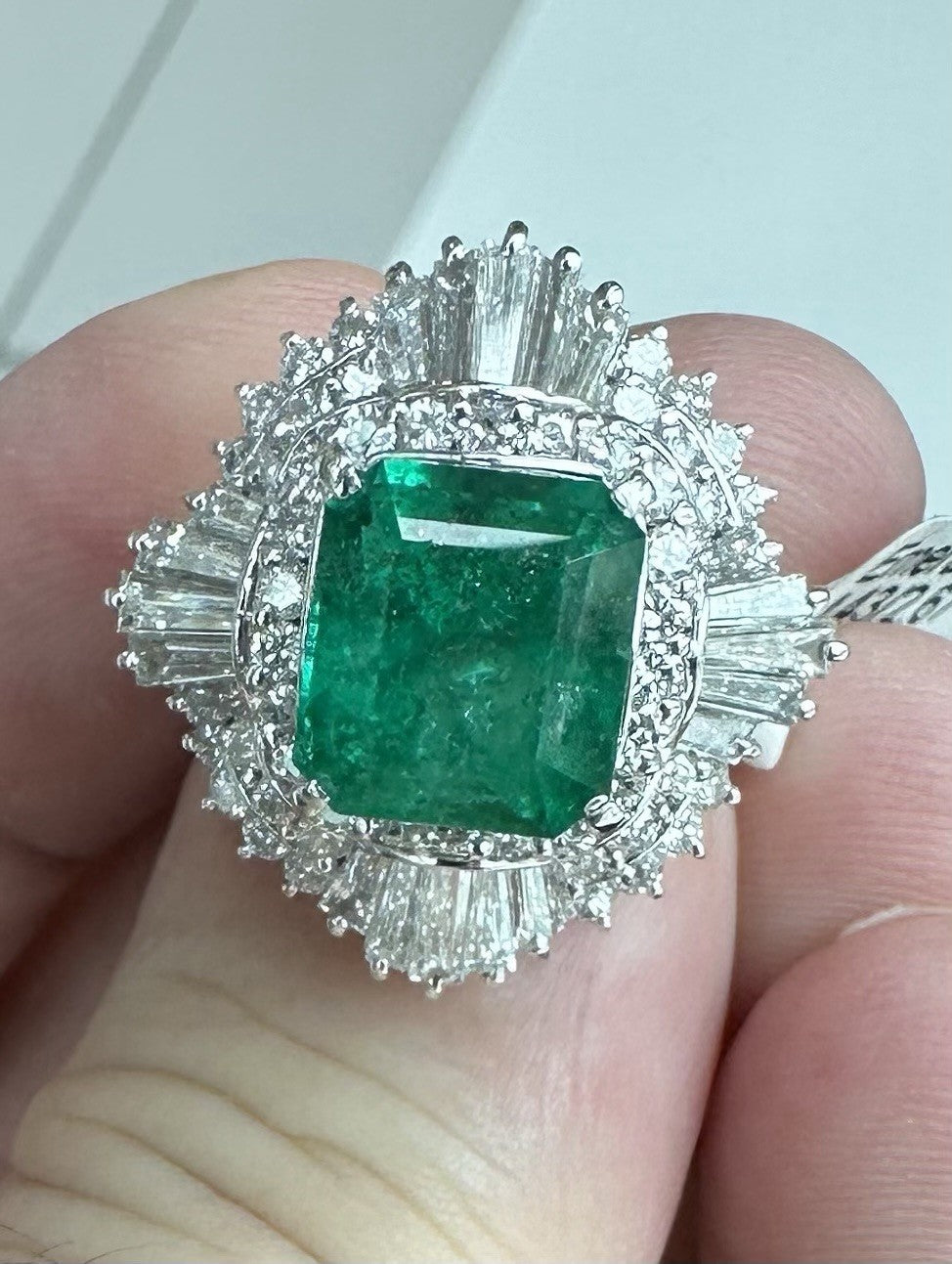 A Superb 4.43ct Colombia Emerald & Diamond Ring