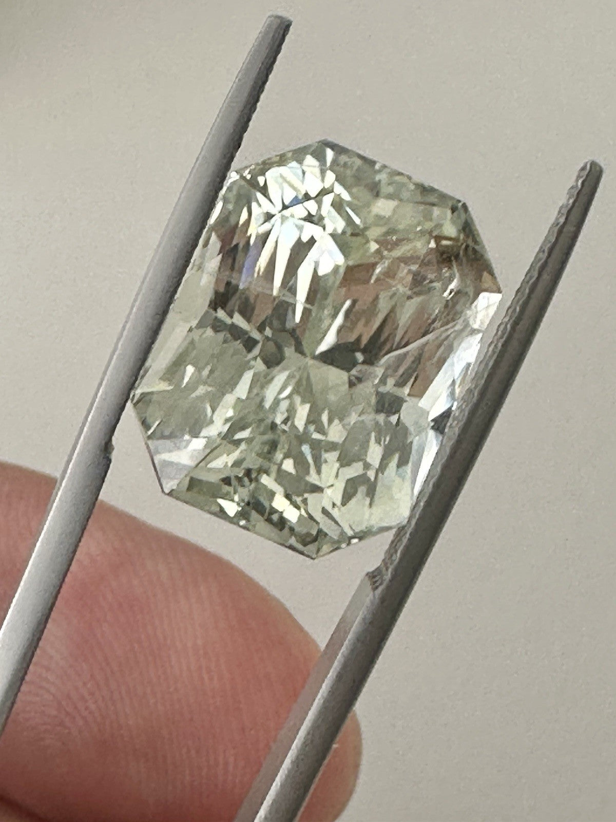 A Stunning & Unique Unheated Pastel Mint Sapphire 23.06ct + Cert