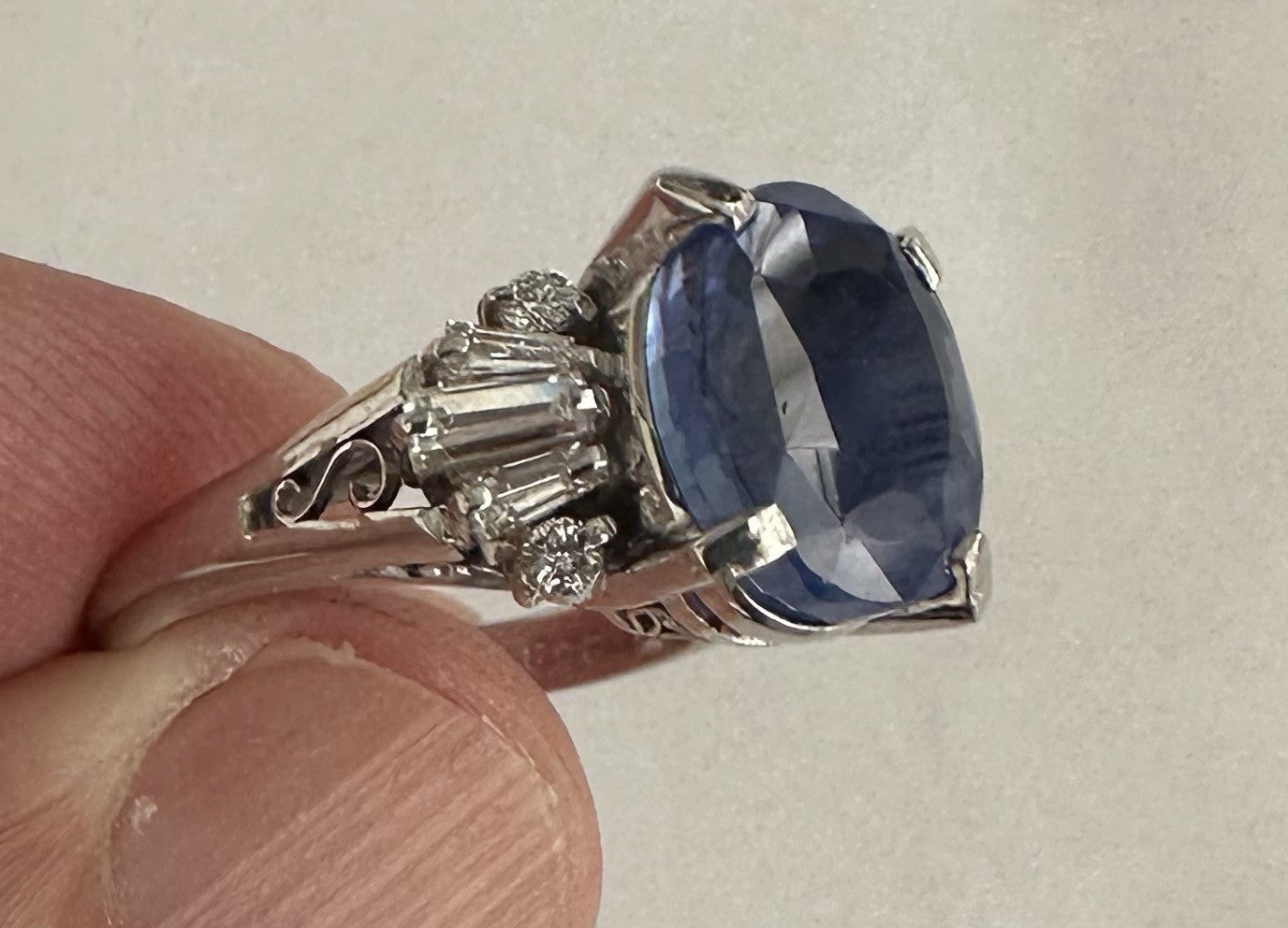 An Exquisite Unheated 6.22ct Blue Sapphire & Diamond Ring GIA