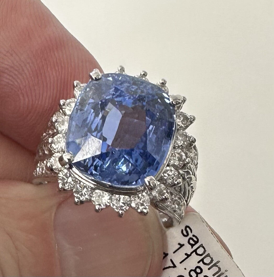 A Stunning Unisex 11.83ct Cornflower Blue Sapphire Plat & Diamond Ring