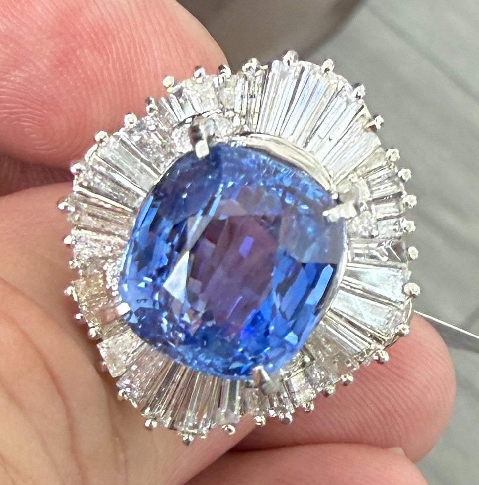 11.83ct Blue Sapphire Platinum & Diamond Ring - Stunning!