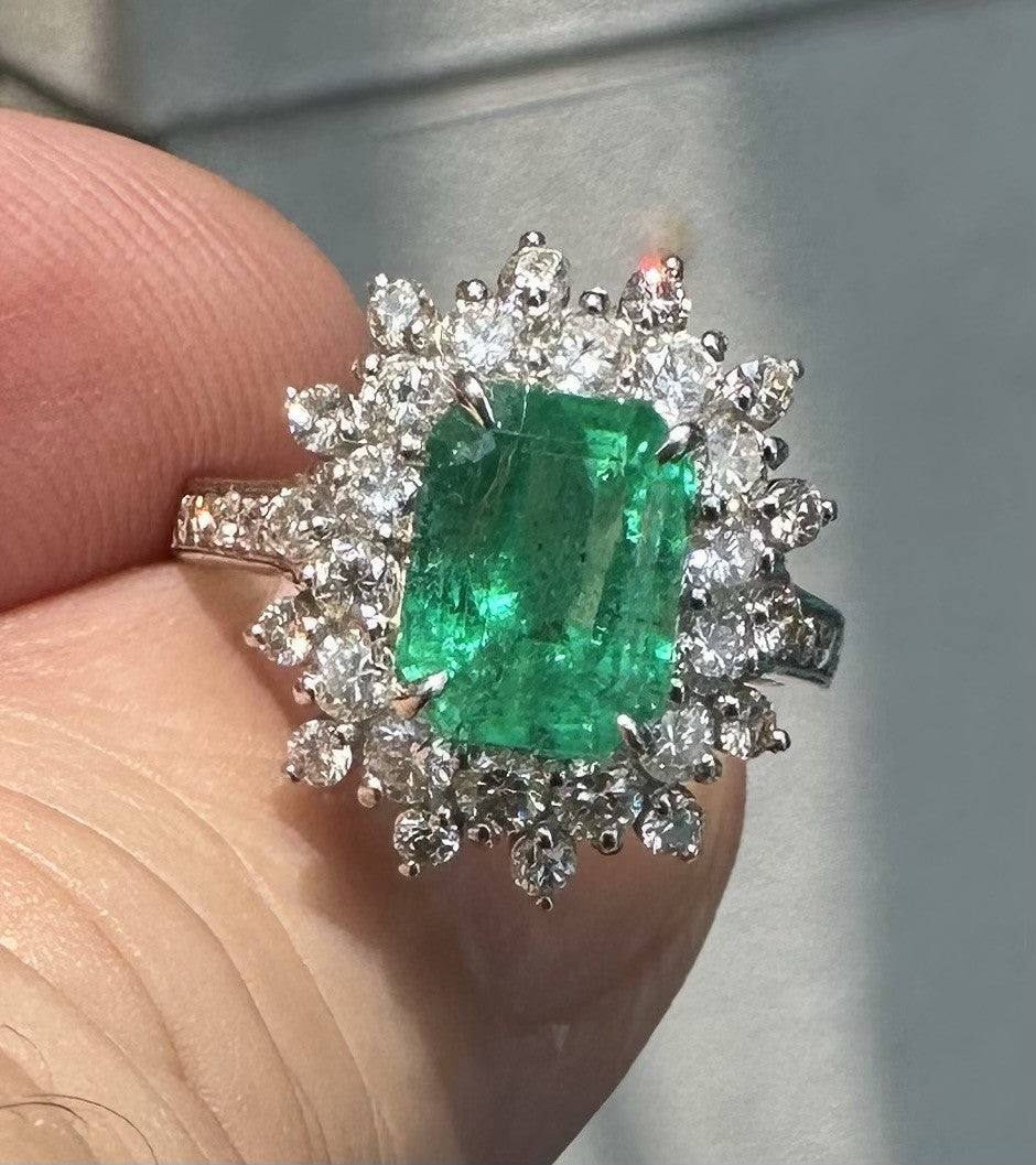 Magnificent 2.52ct Colombia Emerald & Diamond Platinum Ring
