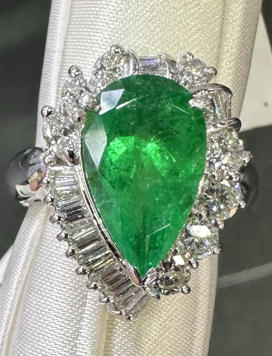 An Extraordinary 3.97ct Colombia Emerald & Diamond Platinum Ring