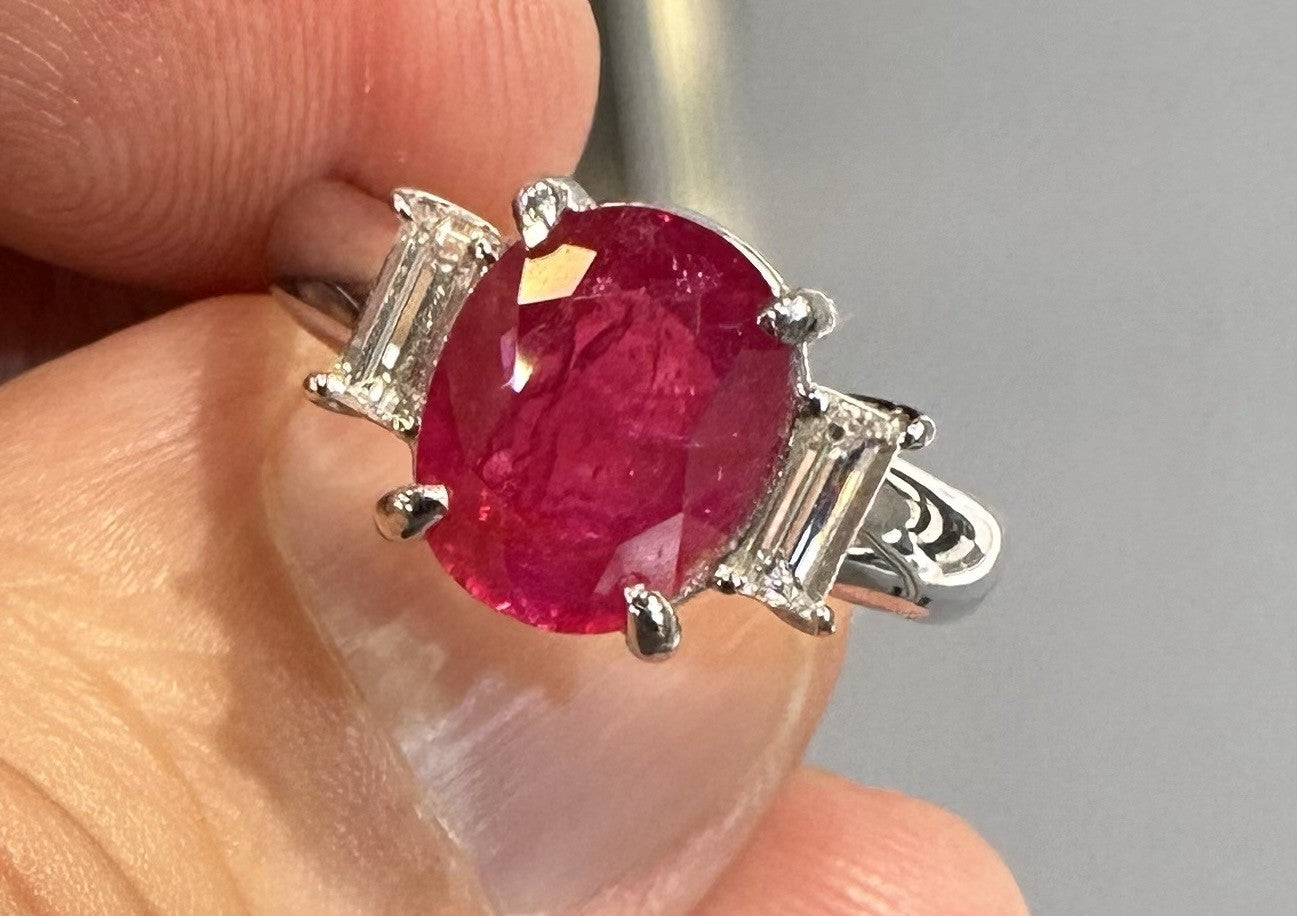 A Superb Unheated No Heat 3.01ct Burma Ruby & Diamond Ring GIA Certificate