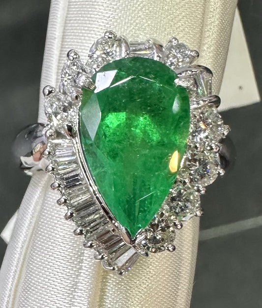 An Extraordinary 3.97ct Colombia Emerald & Diamond Platinum Ring