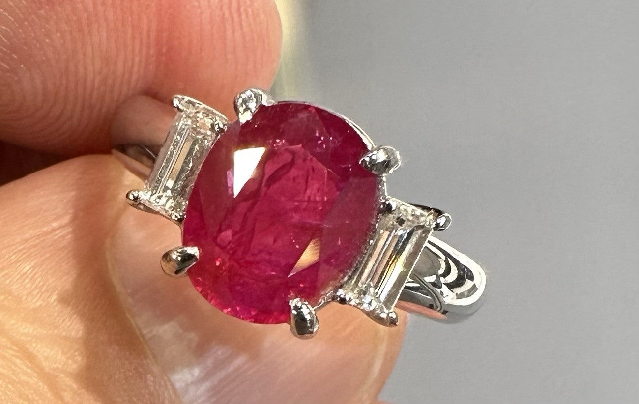 A Superb Unheated No Heat 3.01ct Burma Ruby & Diamond Ring GIA Certificate